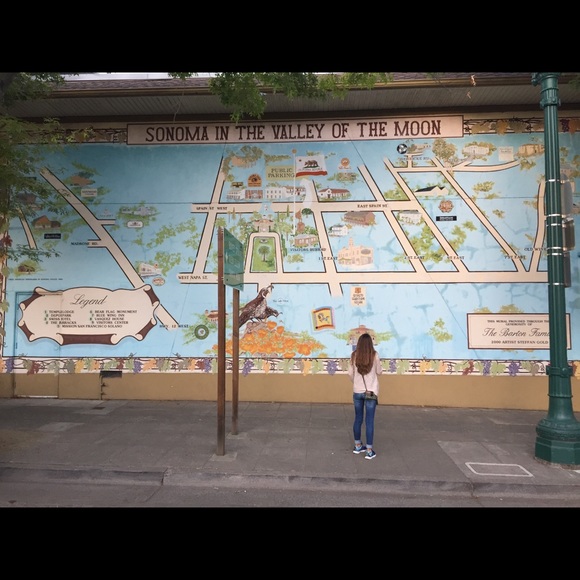 Meet your Posher, Jessica - Picture 2 of 3